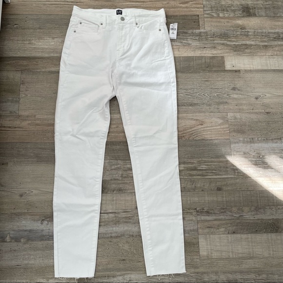 Gap Mid Rise True Skinny Tall Ankle Jeans in Optic White - Picture 4 of 10